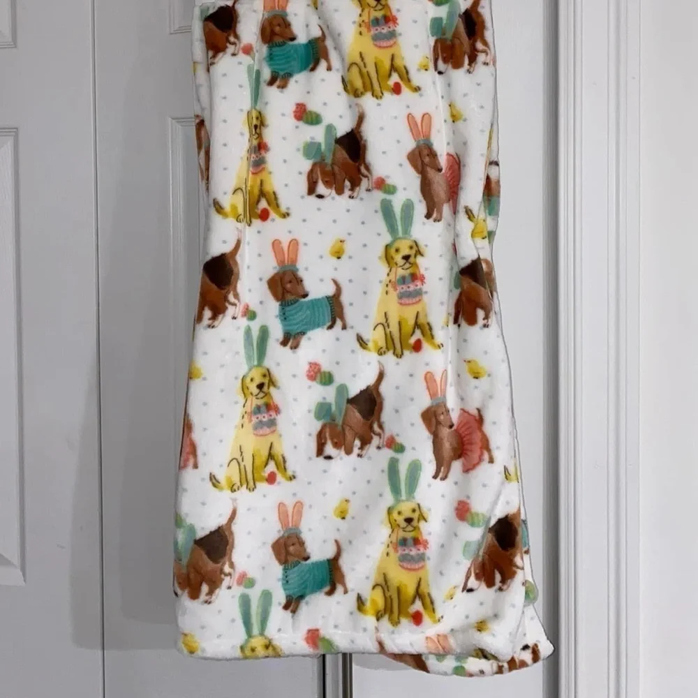 New Isaac Mizrahi Oversized Dachshund Golden Retriever Easter Throw 60 x 70